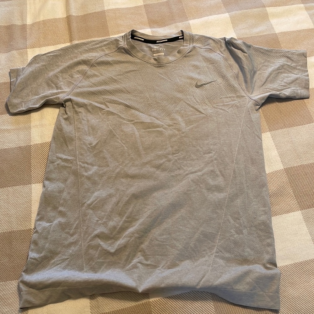 Light grey Nike running T-shirt mens medium